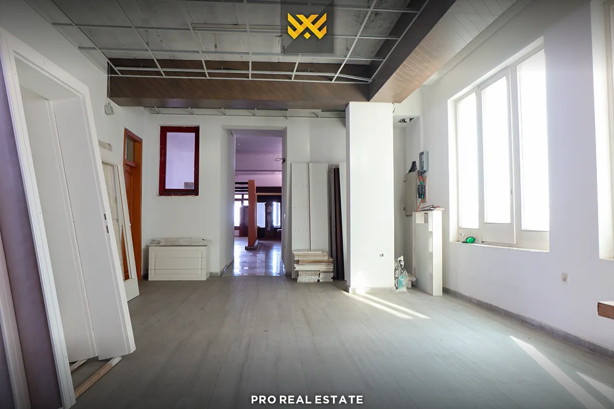Lokal 200m² me #QIRA në Veternik.