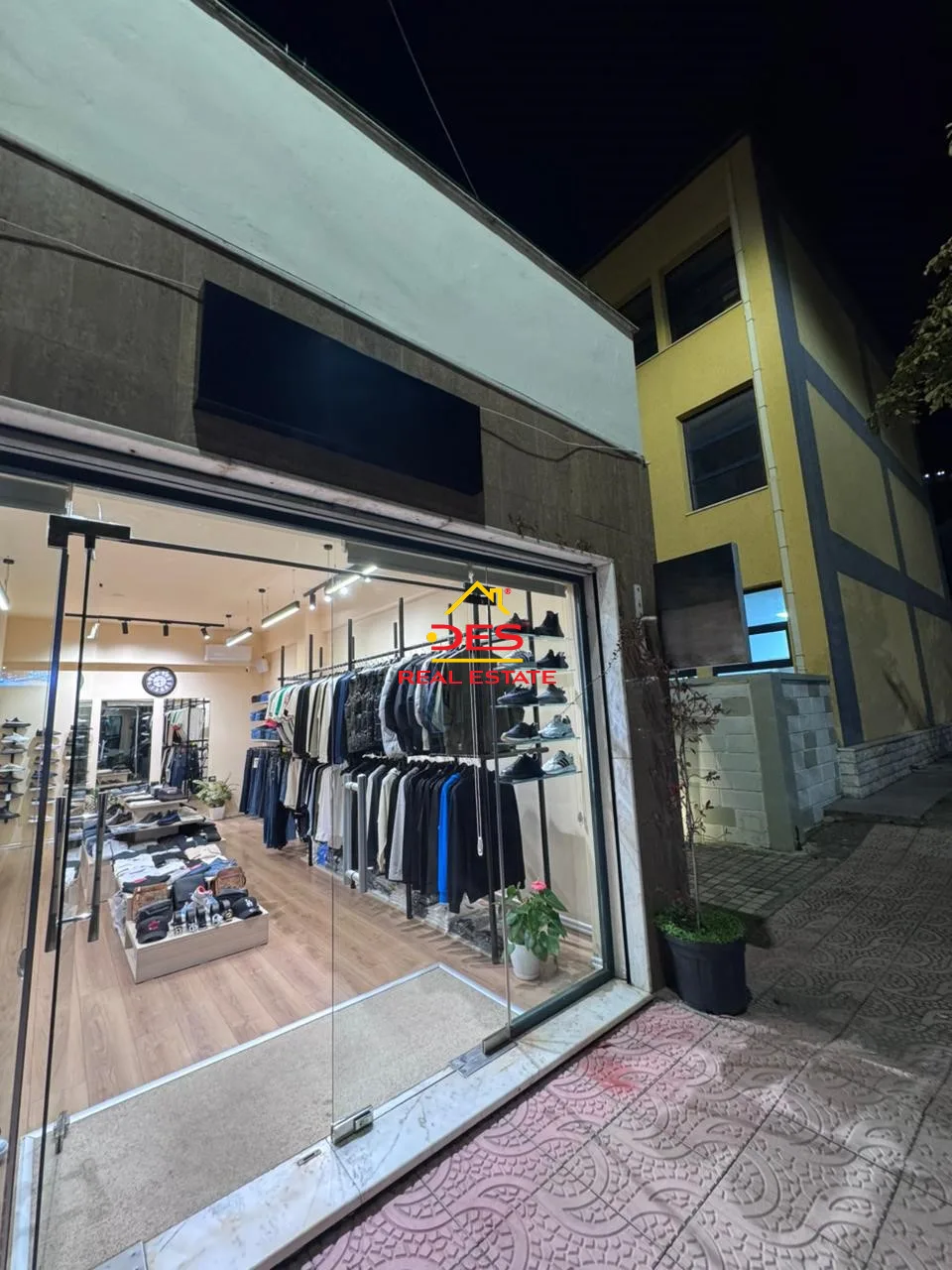 Shitet aktiviteti pranë gjimnazit “ali demi” ,vlorë