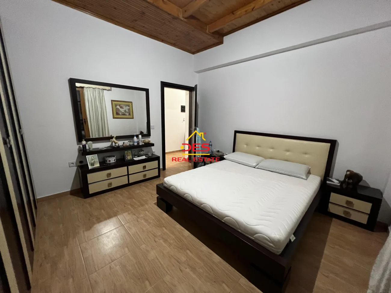 Jepet me qira vilë 3 kate pranë hotel salvadore,vlorë!