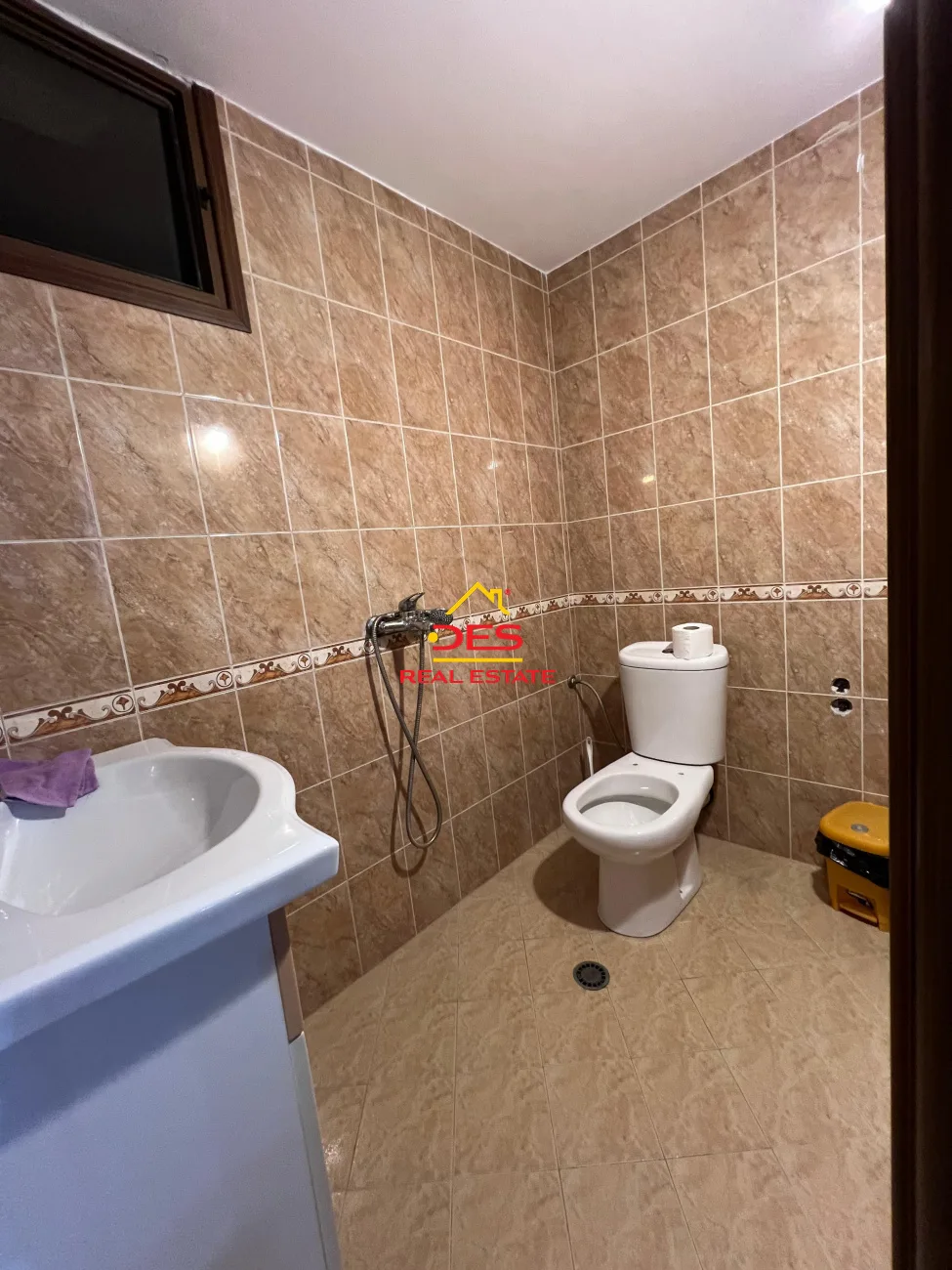 Jepet me qira vilë 3 kate pranë hotel salvadore,vlorë!
