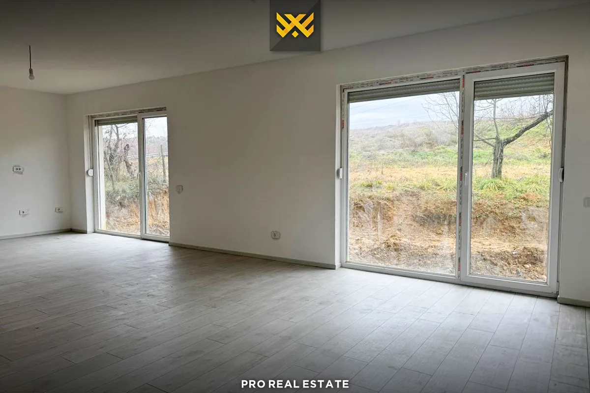 Shtëpi 220m² për #SHITJE në Bërnicë e Poshtme.