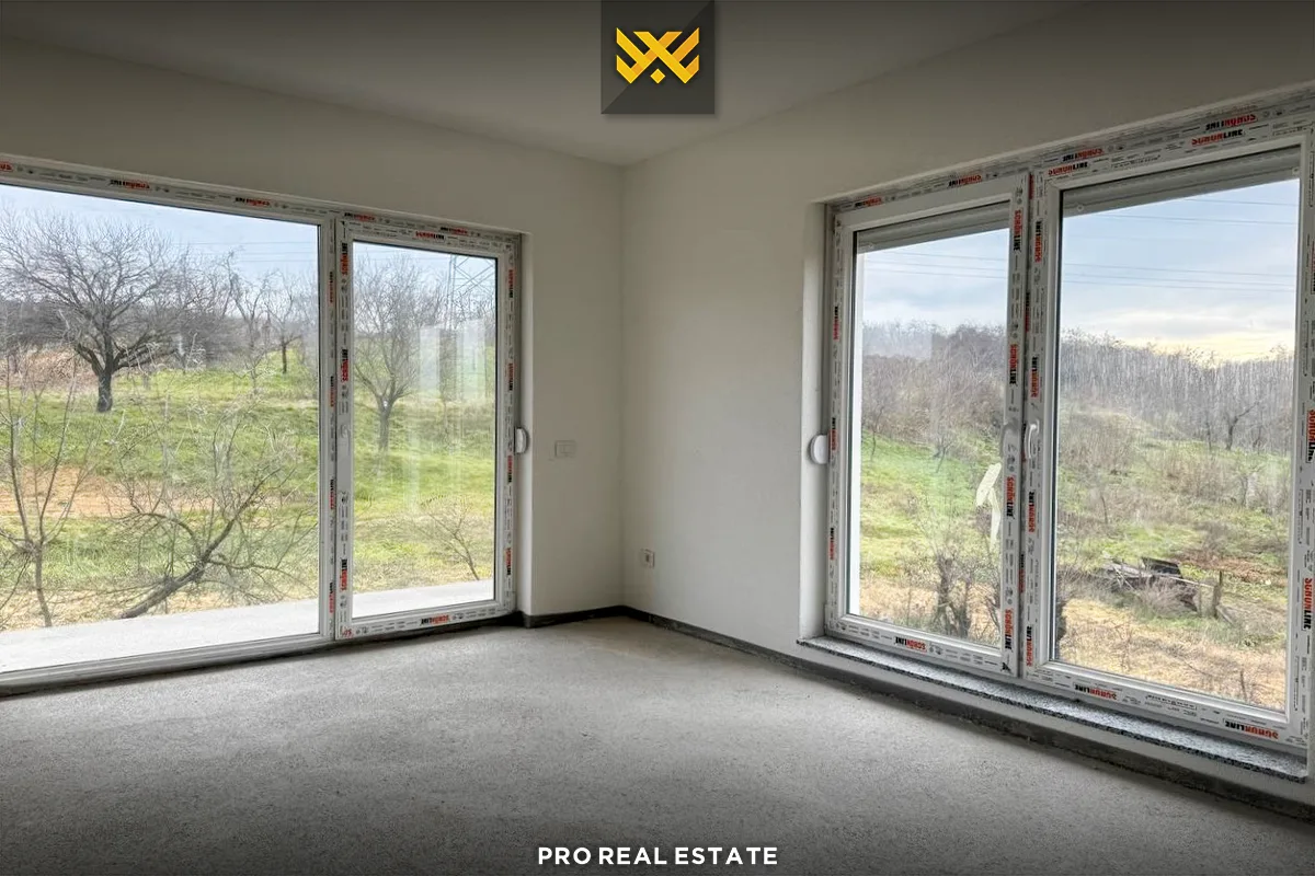 Shtëpi 220m² për #SHITJE në Bërnicë e Poshtme.