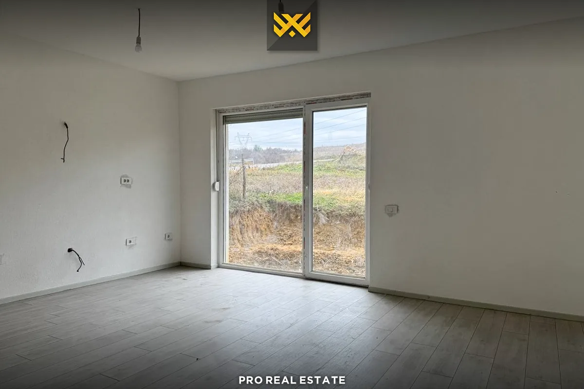 Shtëpi 220m² për #SHITJE në Bërnicë e Poshtme.