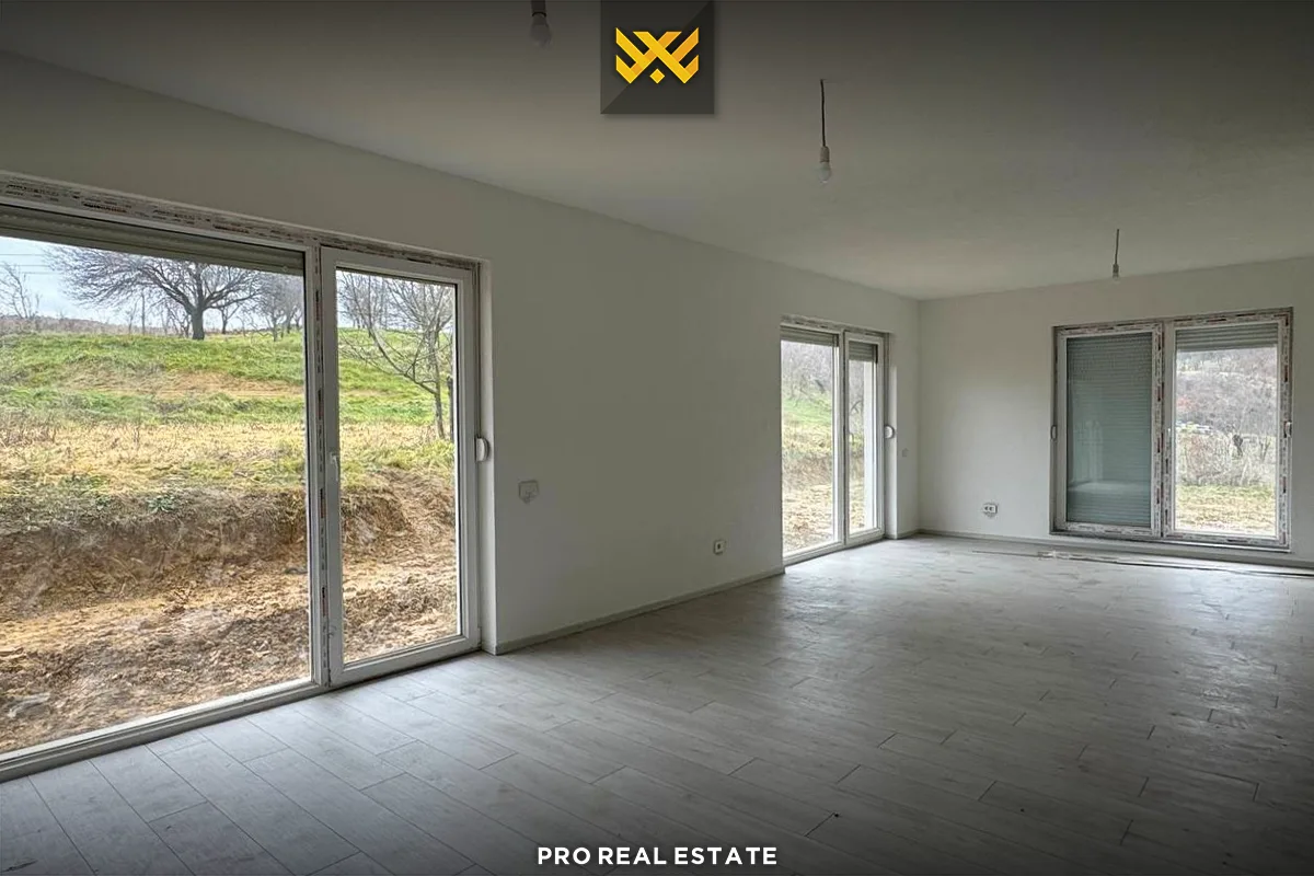Shtëpi 220m² për #SHITJE në Bërnicë e Poshtme.