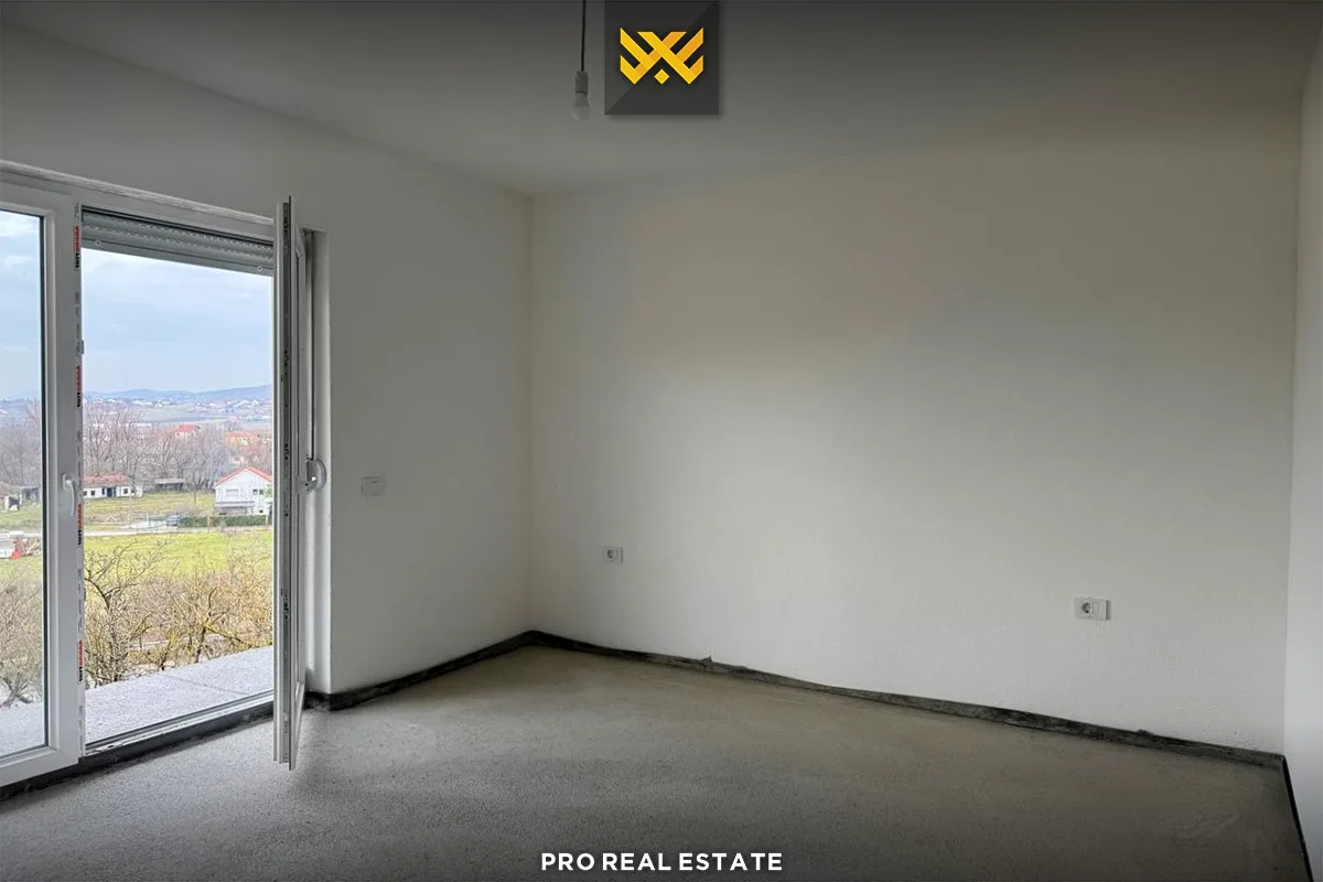 Shtëpi 220m² për #SHITJE në Bërnicë e Poshtme.