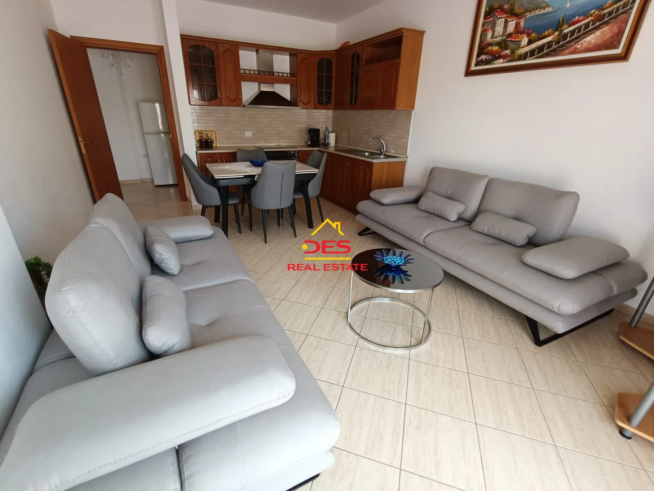 JEPET APARTAMENT 2+2+3 ME QIRA NË LUNGOMARE, VLORË. 📍 Pranë Laid Hotel