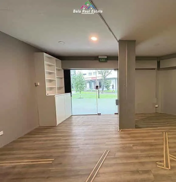 Dyqan me qera tek 21 Dhjetori (ID BD21758) Tirane​