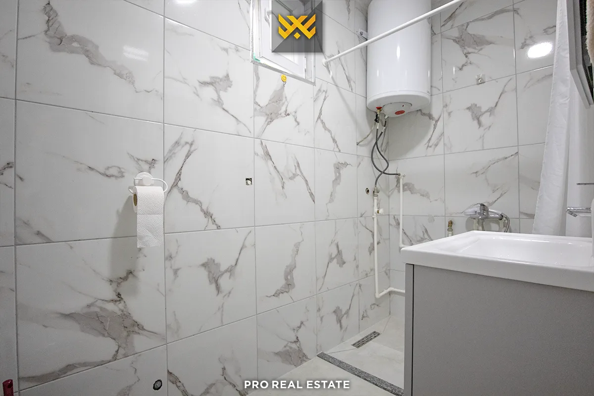 Shtëpi 160m² për #SHITJE në Lagjen Gjinaj.