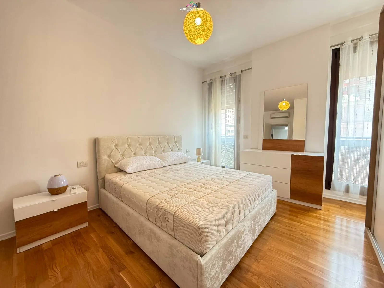 Apartament Me Qera 2+1+post parkimi tek Rruga e Barrikadave (ID B2201941) Tirane
