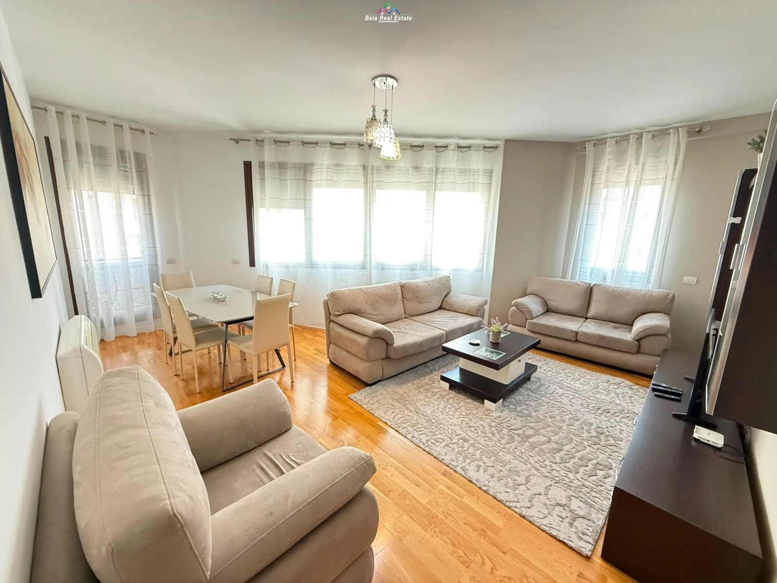 Apartament Me Qera 2+1+post parkimi tek Rruga e Barrikadave (ID B2201941) Tirane