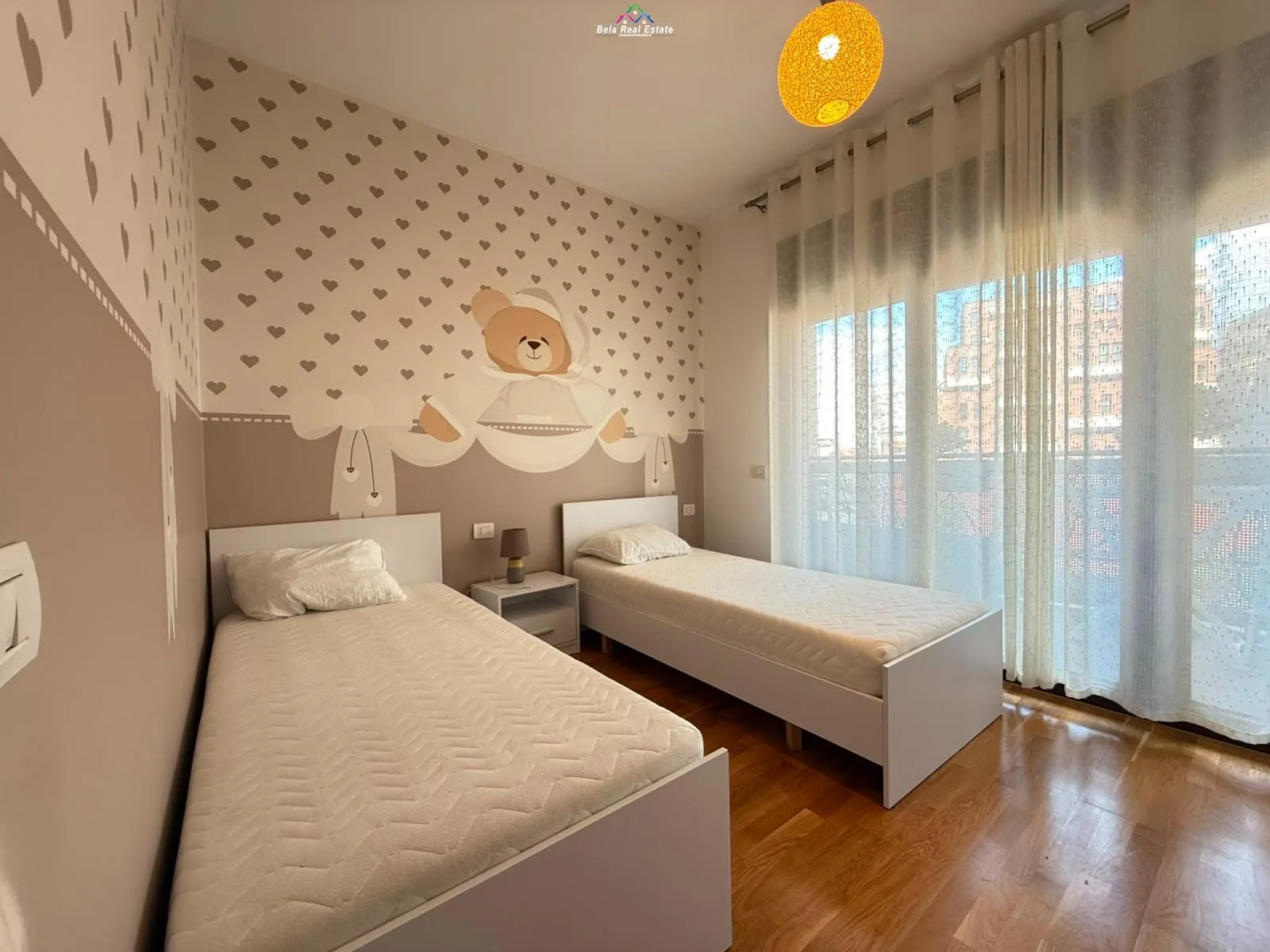 Apartament Me Qera 2+1+post parkimi tek Rruga e Barrikadave (ID B2201941) Tirane