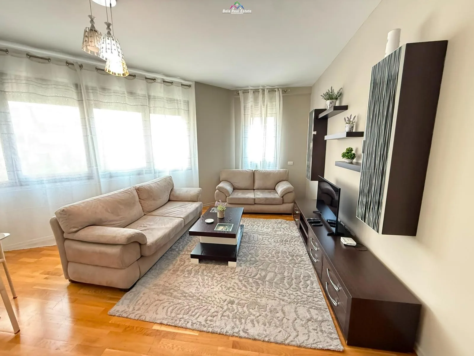Apartament Me Qera 2+1+post parkimi tek Rruga e Barrikadave (ID B2201941) Tirane