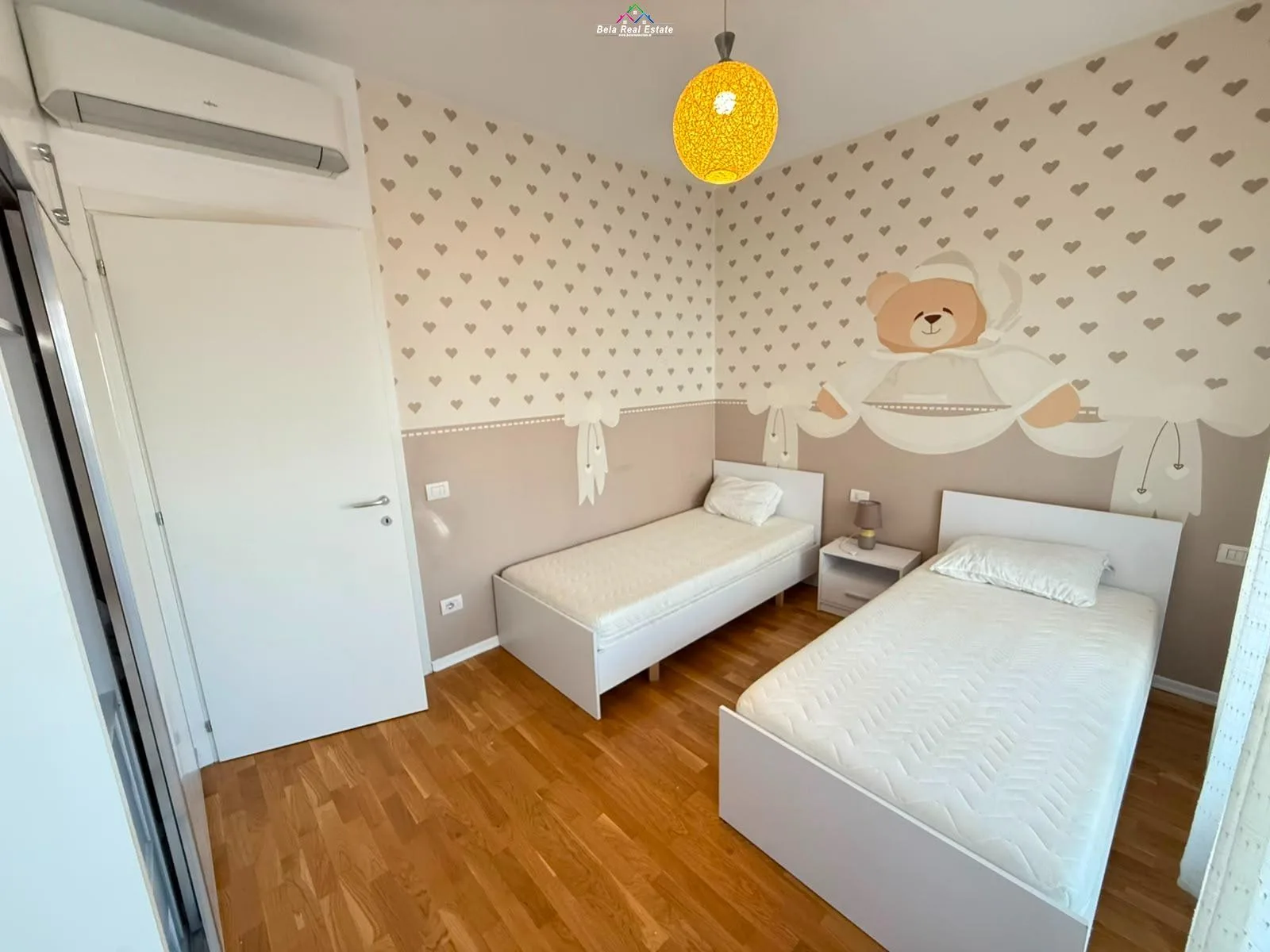 Apartament Me Qera 2+1+post parkimi tek Rruga e Barrikadave (ID B2201941) Tirane