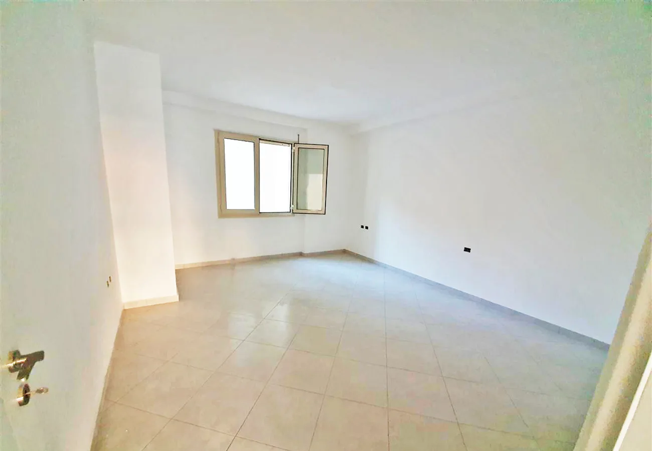Jepet me qera ambient biznesi në skelë, vlorë