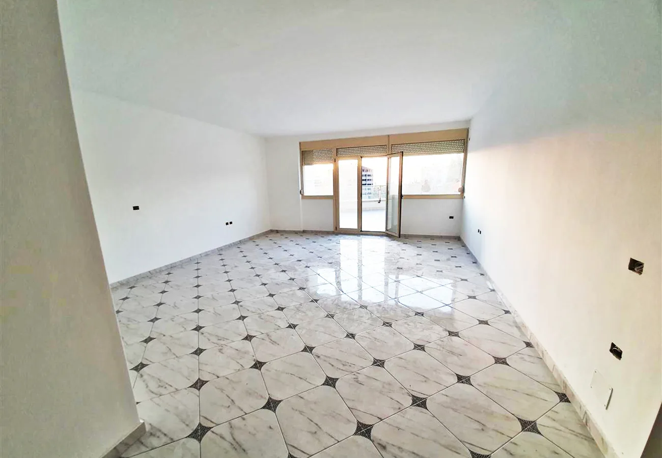 Jepet me qera ambient biznesi në skelë, vlorë