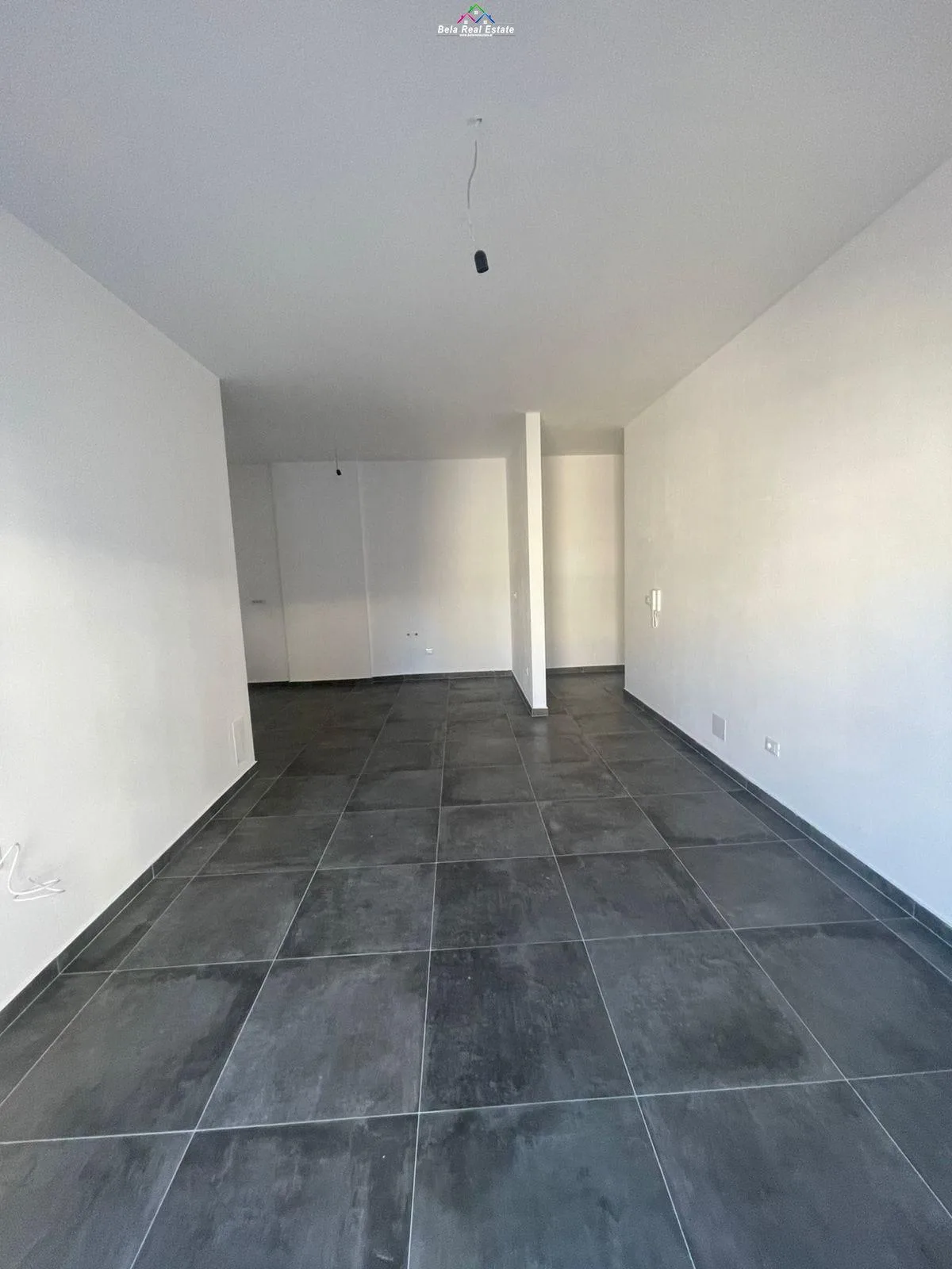 Zyre 2+1 Me Qera Tek Stacioni i Trenit (ID BZ2485) Tirane
