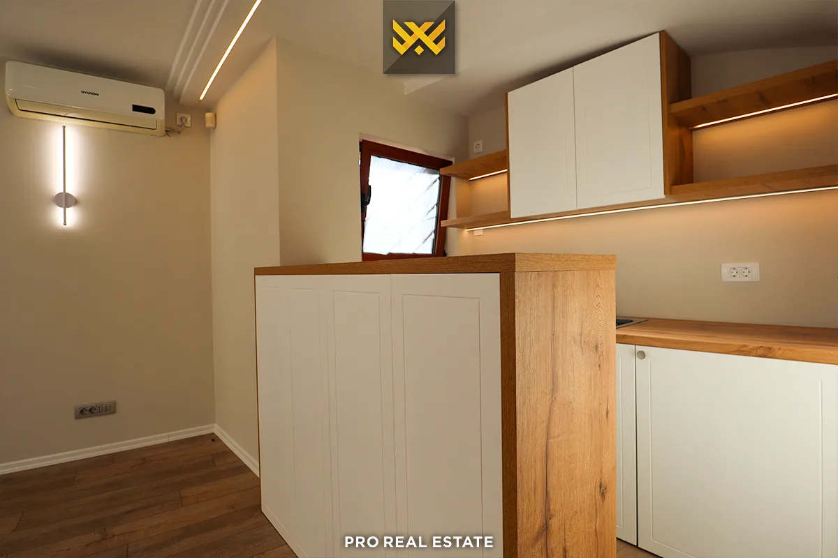 Banesë - Zyrë 70m² me #QIRA në Qendër