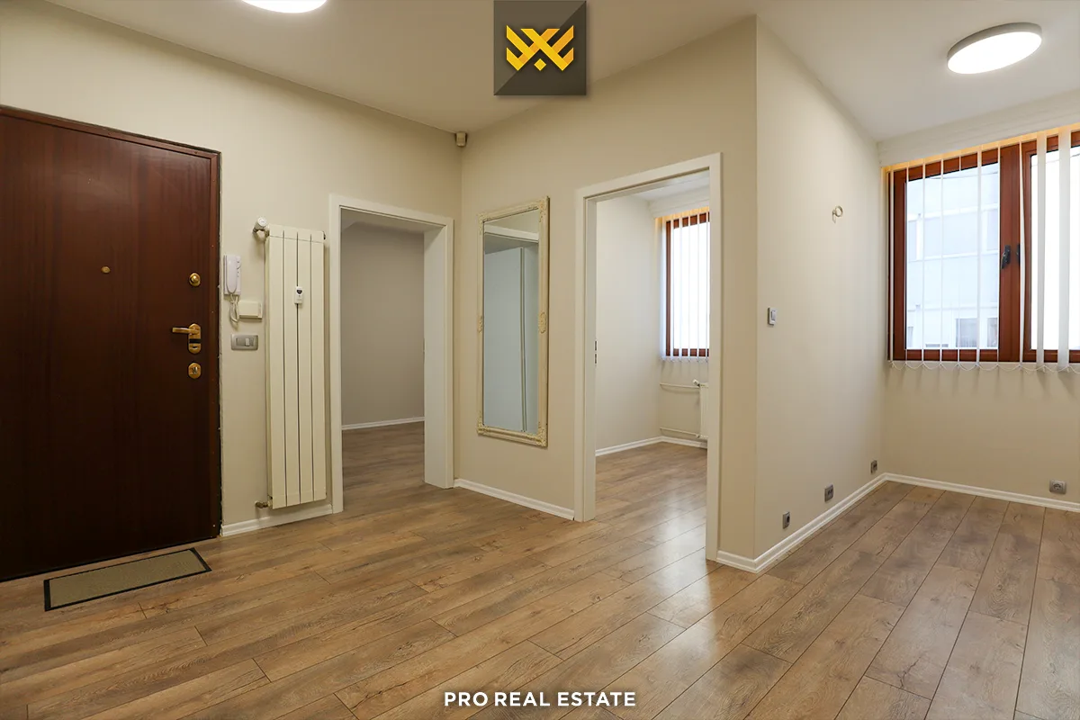 Banesë - Zyrë 70m² me #QIRA në Qendër