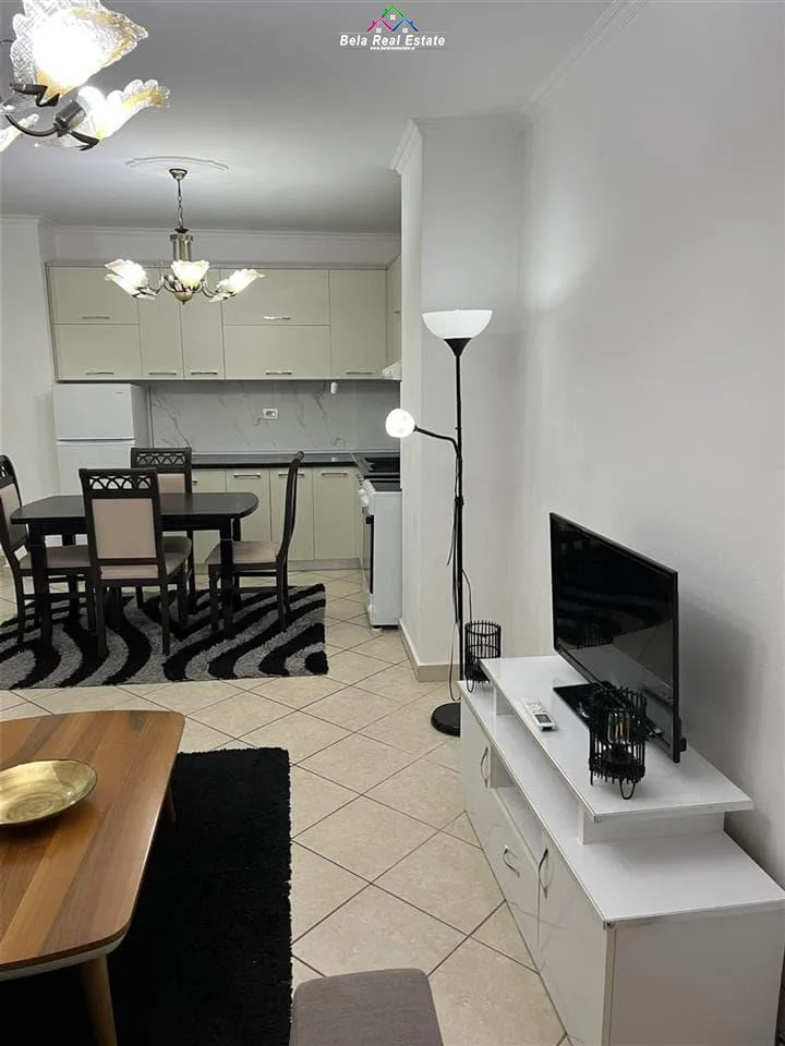 Apartament Me Qera 2+1 Tek Komuna e Parisit (ID B2201234) Tirane