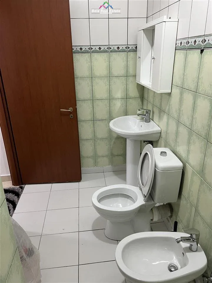Apartament Me Qera 2+1 Tek Komuna e Parisit (ID B2201234) Tirane