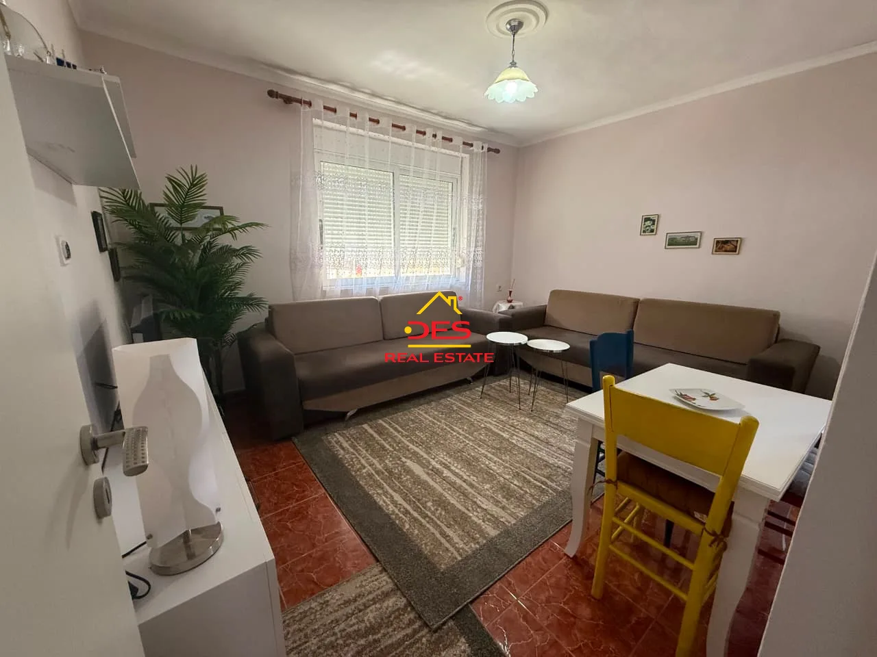 Jepet me qira apartament 1+1 pranë tregut të orizit, vlorë