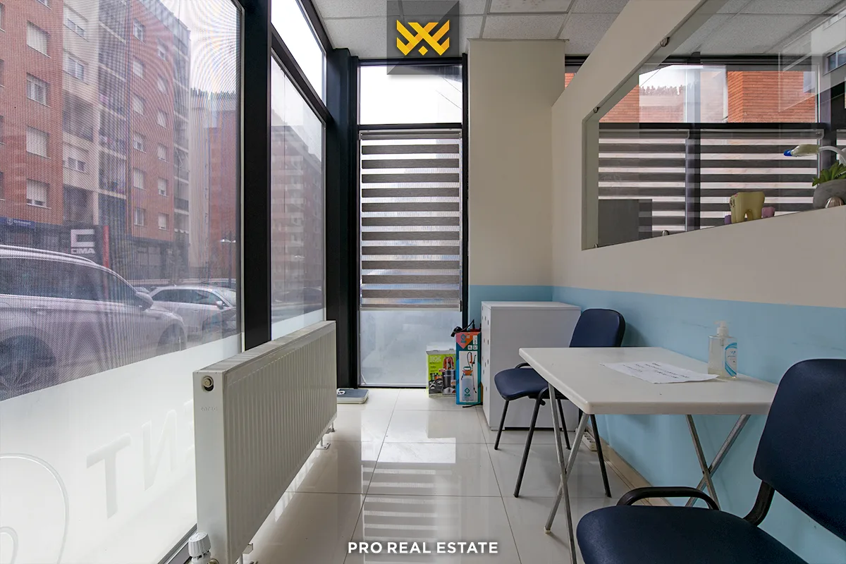 Lokal 30m² me #QIRA te Lagjja e Spitalit.