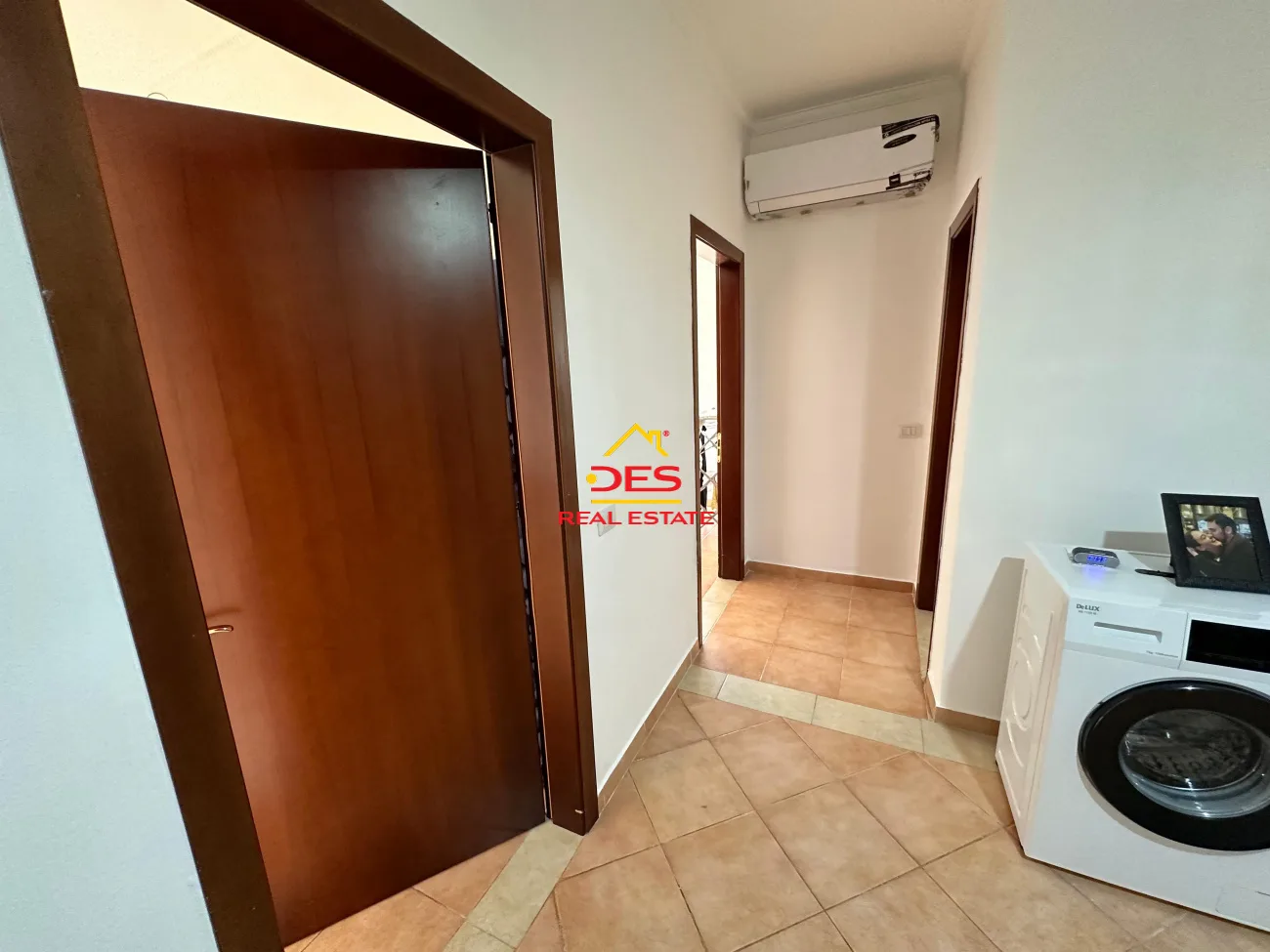 Shitet aparatment 2+1 pranë gjykatës së rrethit vlorë.