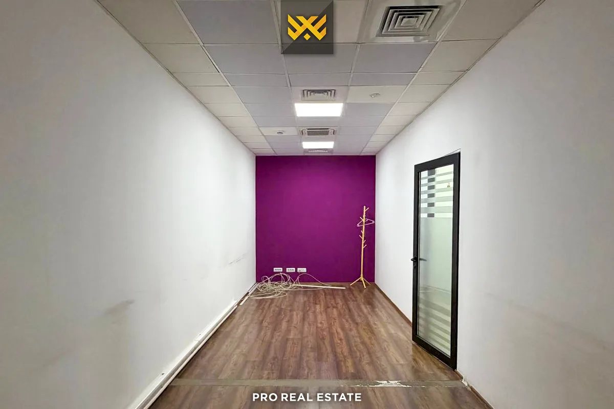 Lokal / Zyrë 1350m² me #QIRA në Pejton