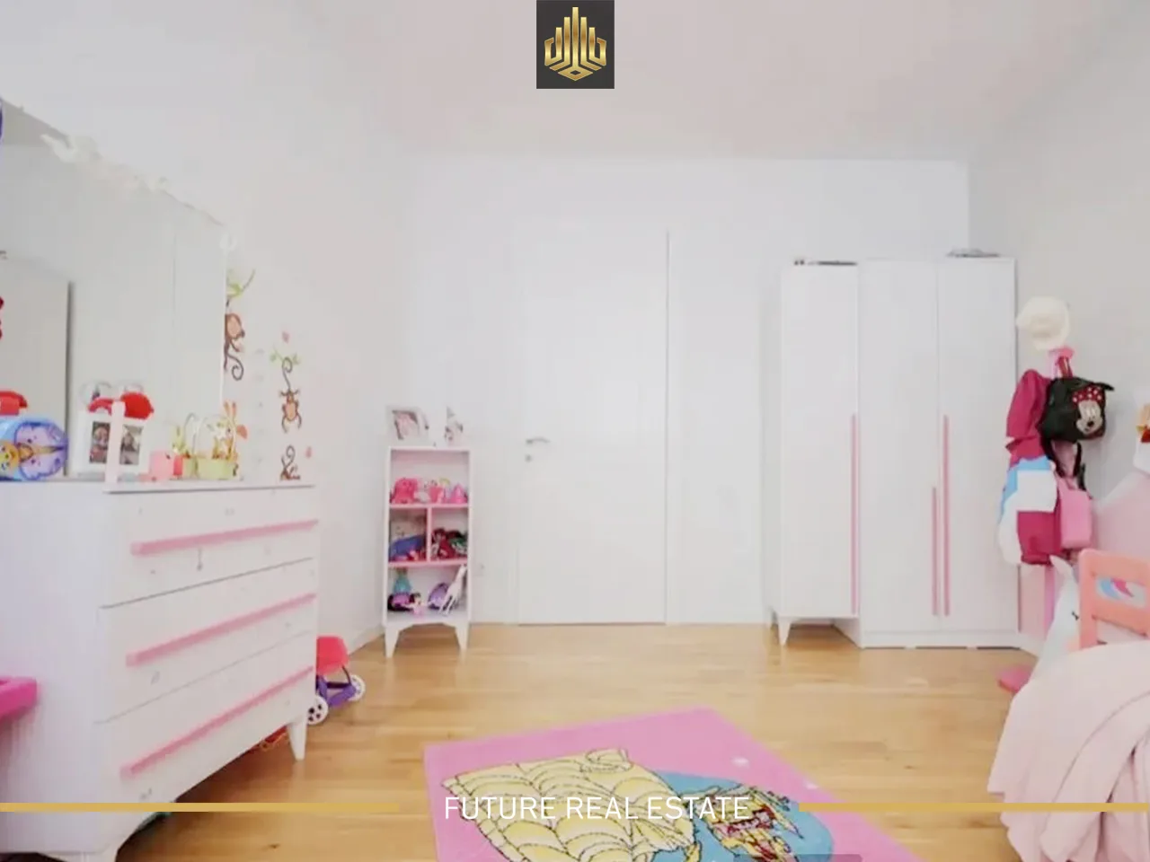 Shtëpia me QIRA/300m2