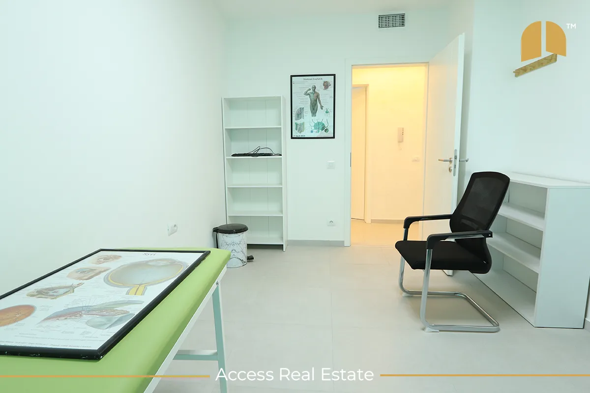Lokal me QIRA – 8 hapësira pune – Tophane