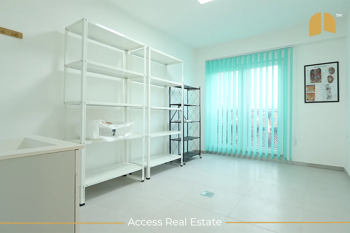 Lokal me QIRA – 8 hapësira pune – Tophane