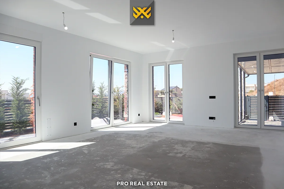 Shtëpi 273m² për #SHITJE në Lagjen Qëndresa