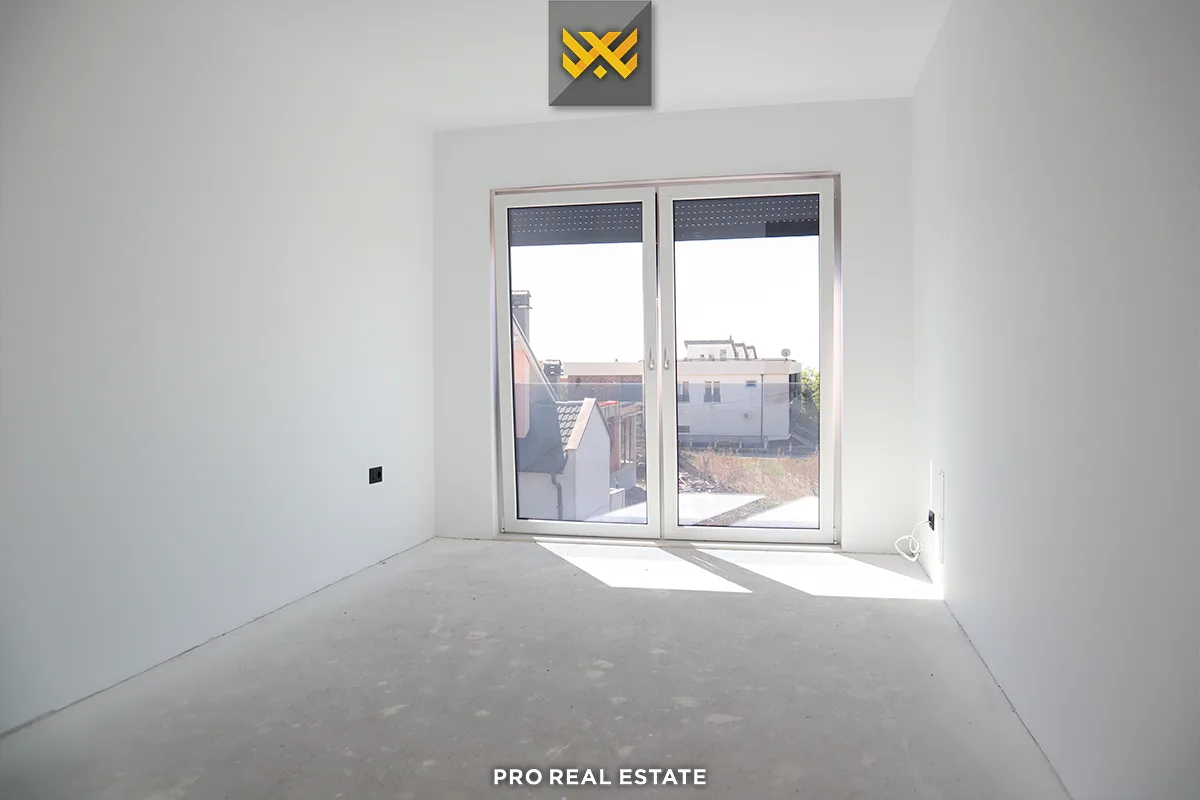 Shtëpi 273m² për #SHITJE në Lagjen Qëndresa