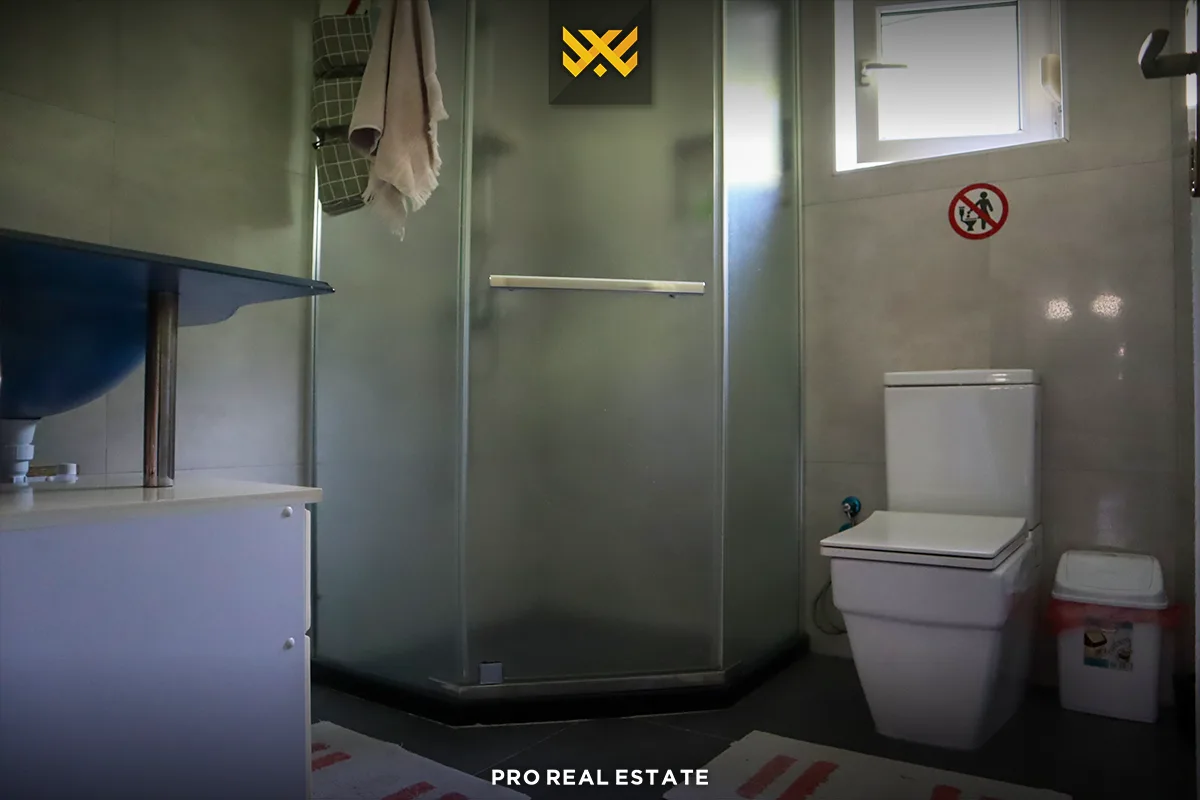 Shtëpi 330m² për #SHITJE në Matiqan.