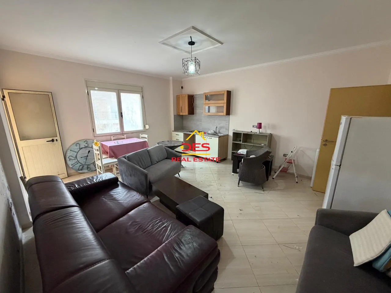 Jepet me qira apartament 1+1 pranë shkollës së e muzikës, vlorë.