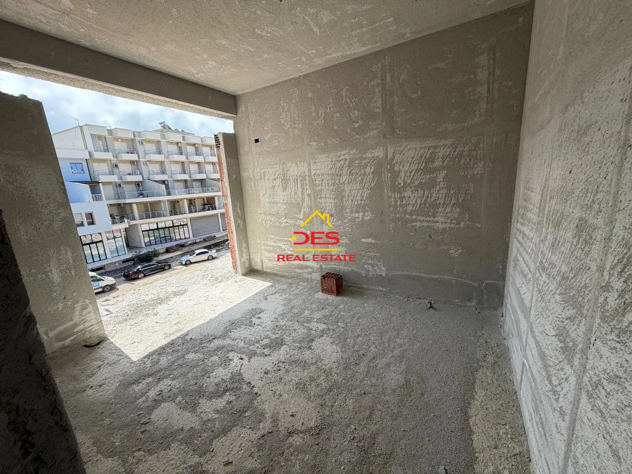 Shitet apartament 2+1 në orikum, vlorë.