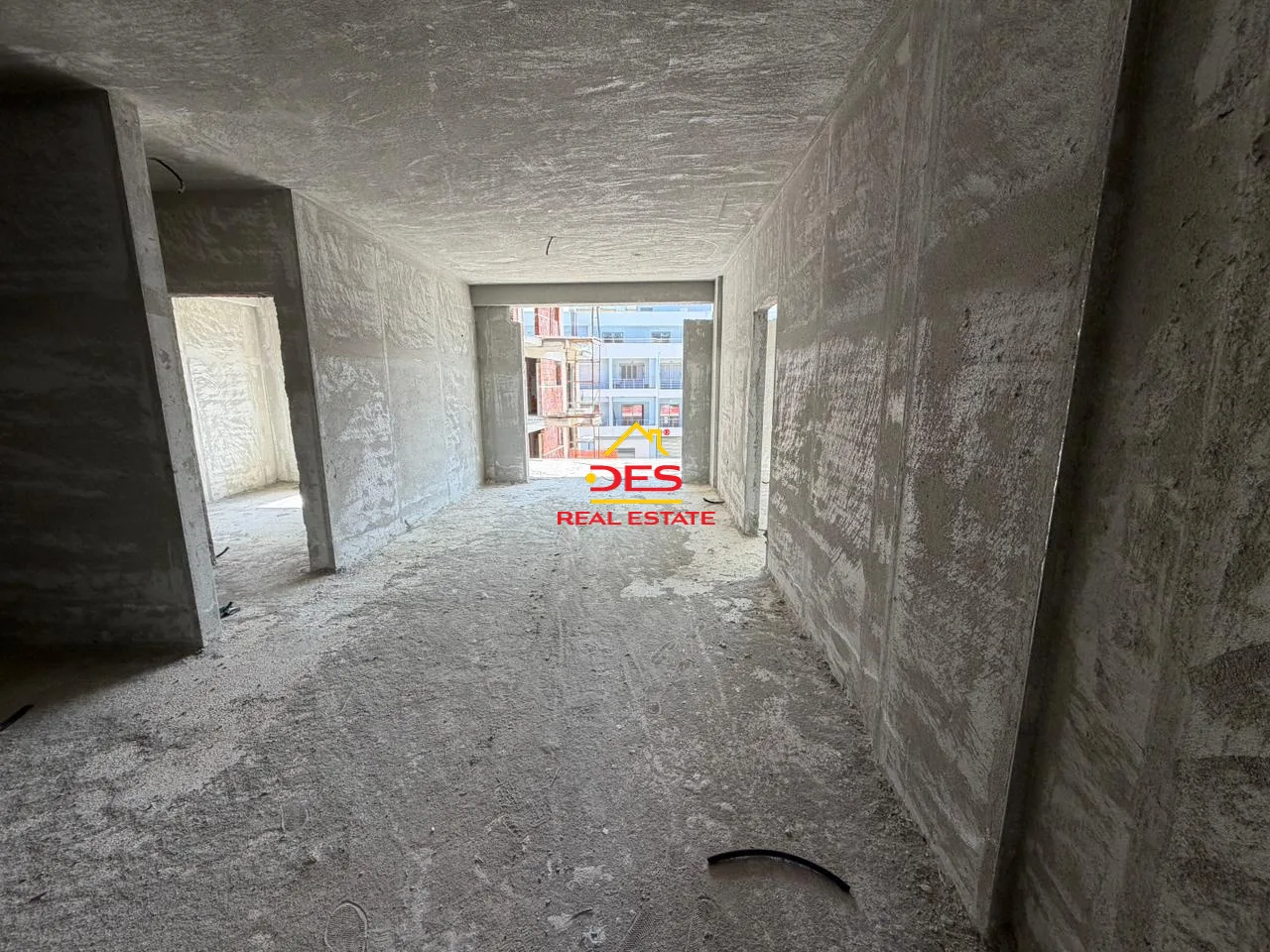 Shitet apartament 2+1 në orikum, vlorë.