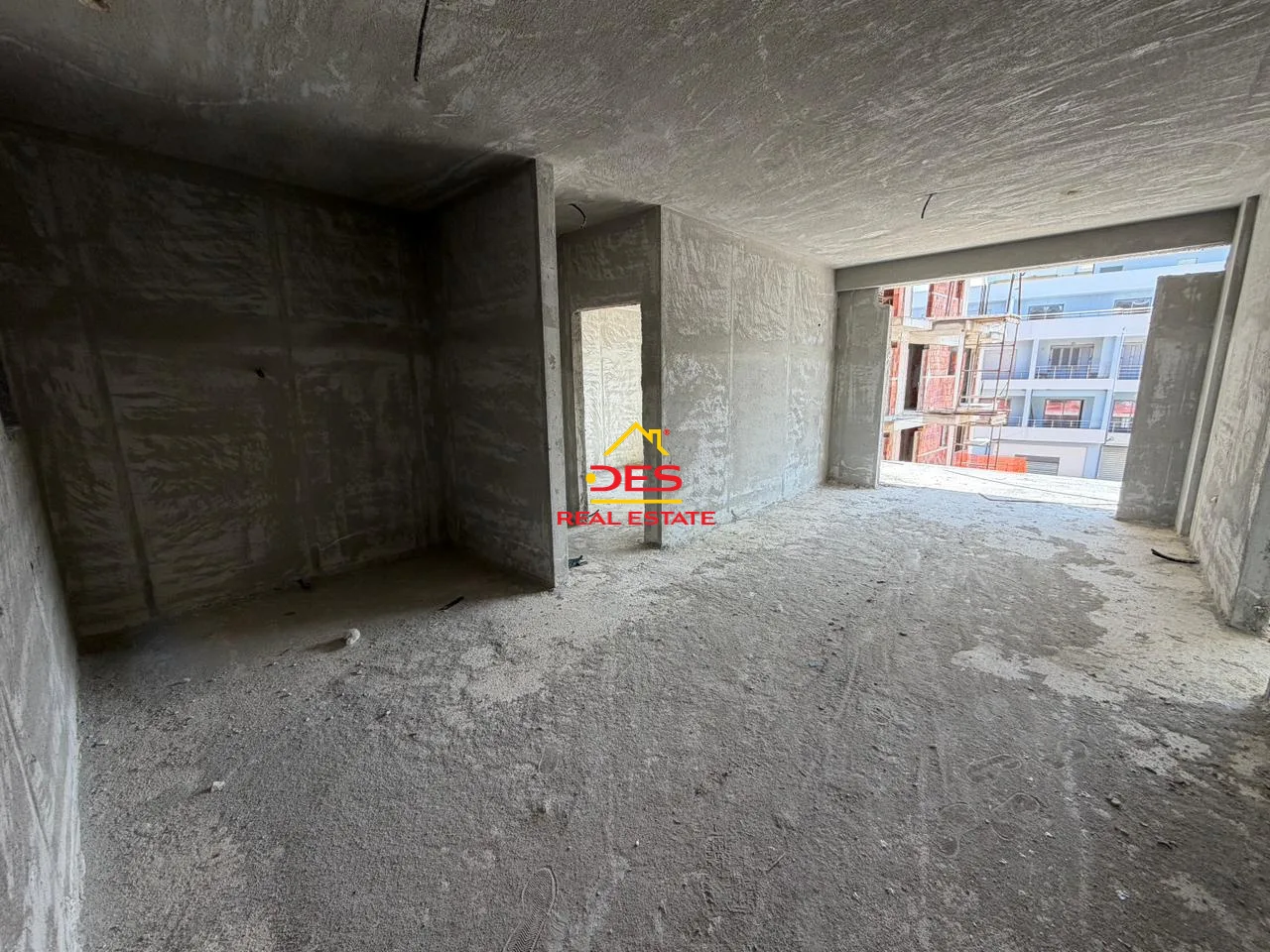 Shitet apartament 2+1 në orikum, vlorë.