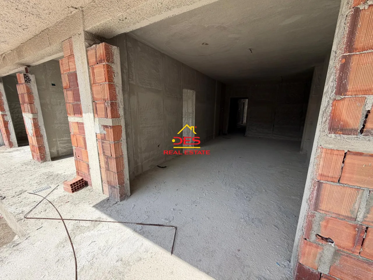 Shitet apartament 2+1 në orikum, vlorë.