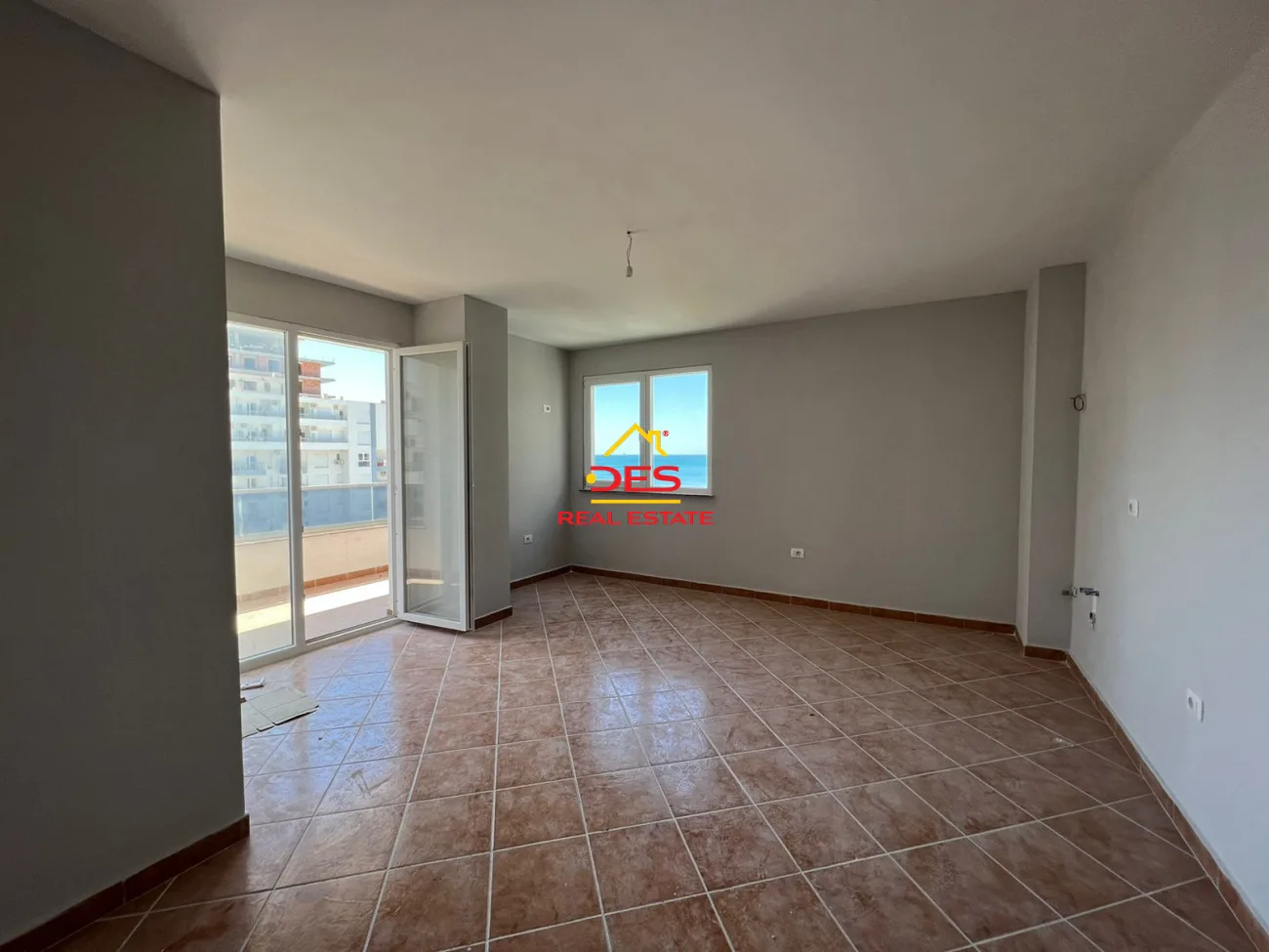 Shitet apartament 1+1 në qendër, shëngjin