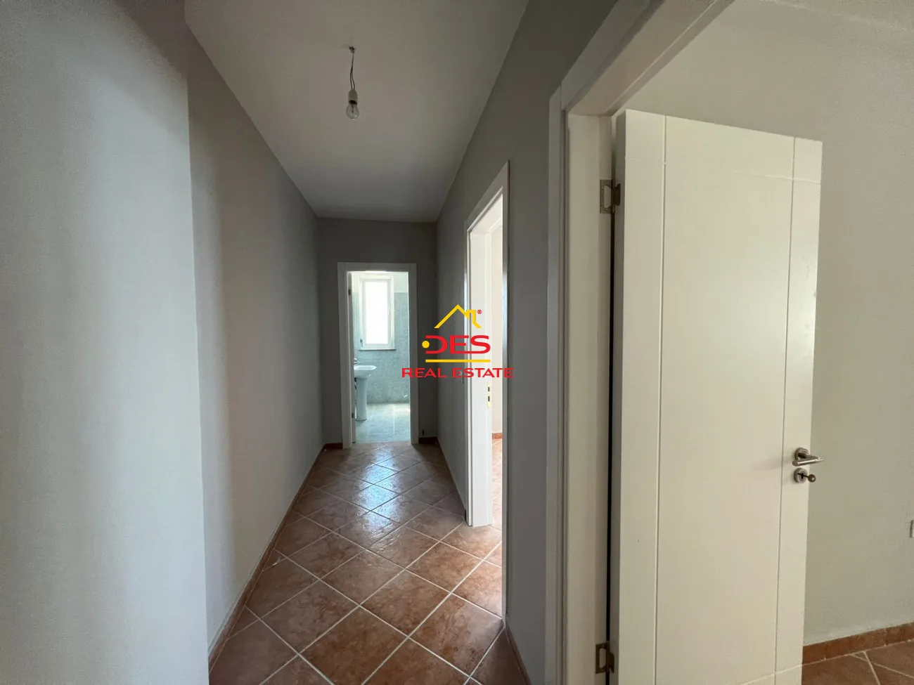 Shitet apartament 1+1 në qendër, shëngjin