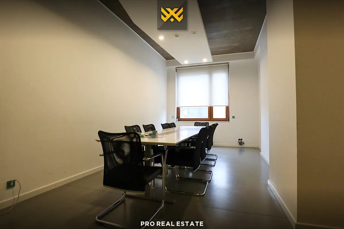 Lokal 405m² me #QIRA në Lakrishtë