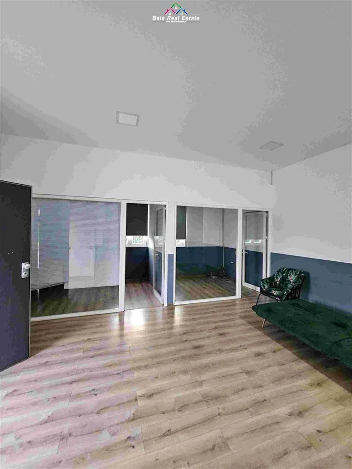 Magazine Me Qera ne Domje (ID BM218) Tirane