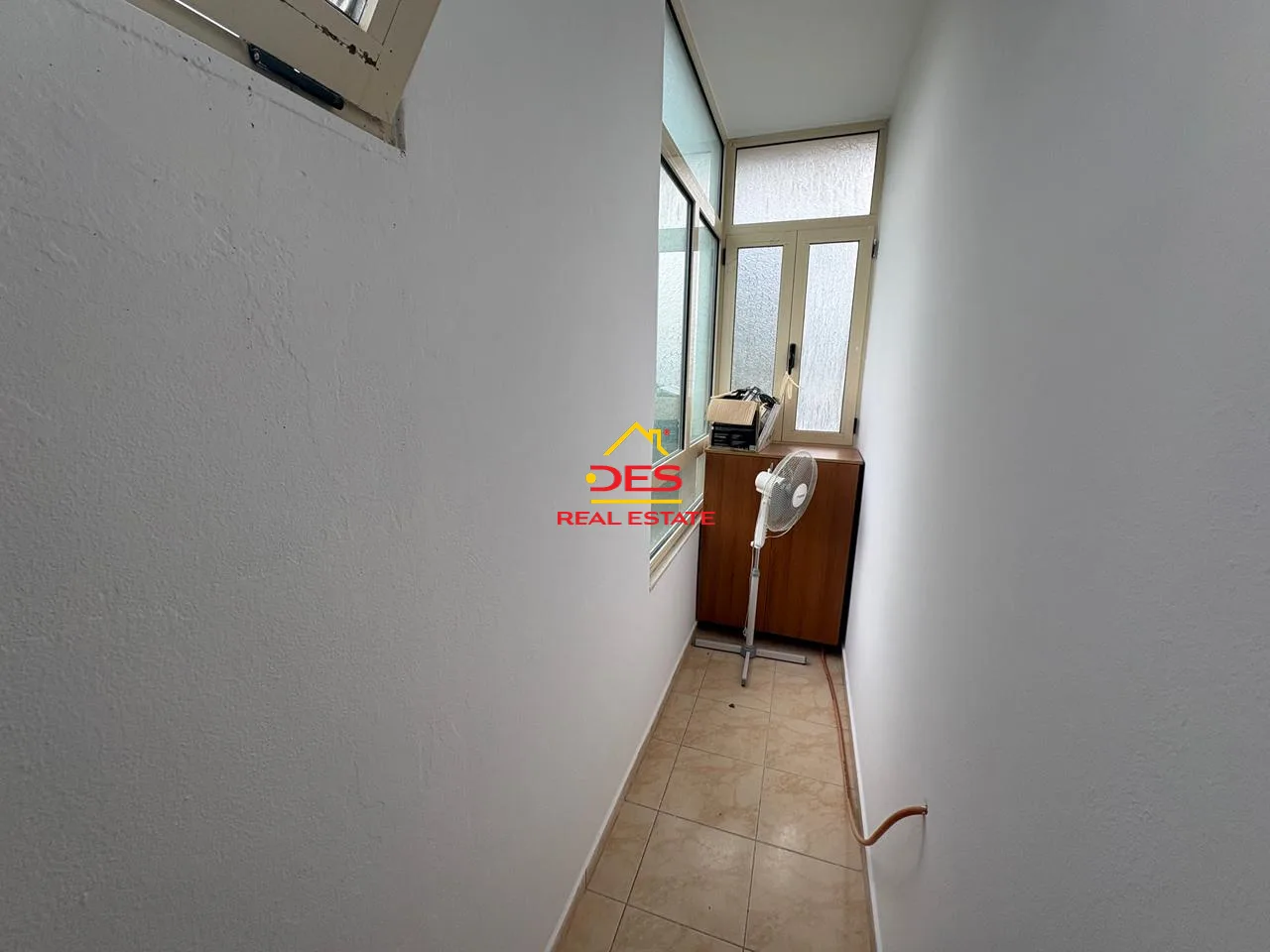 Shitet ose jepet me qira apartament 1+1 te 7 pallatet, vlorë.