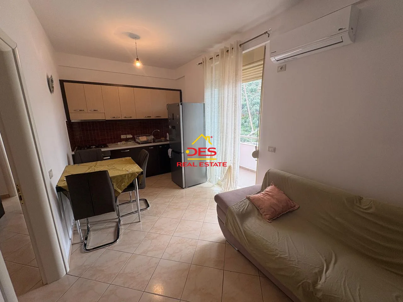 Shitet ose jepet me qira apartament 1+1 te 7 pallatet, vlorë.