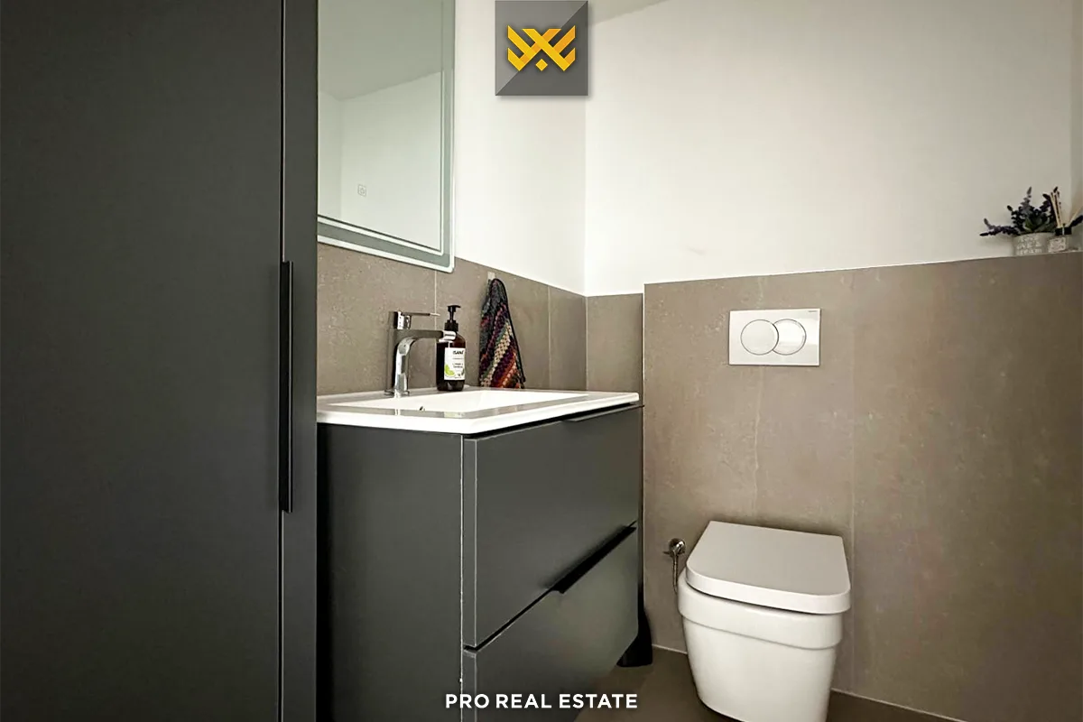 Zyrë 230m² me #QIRA në Veternik