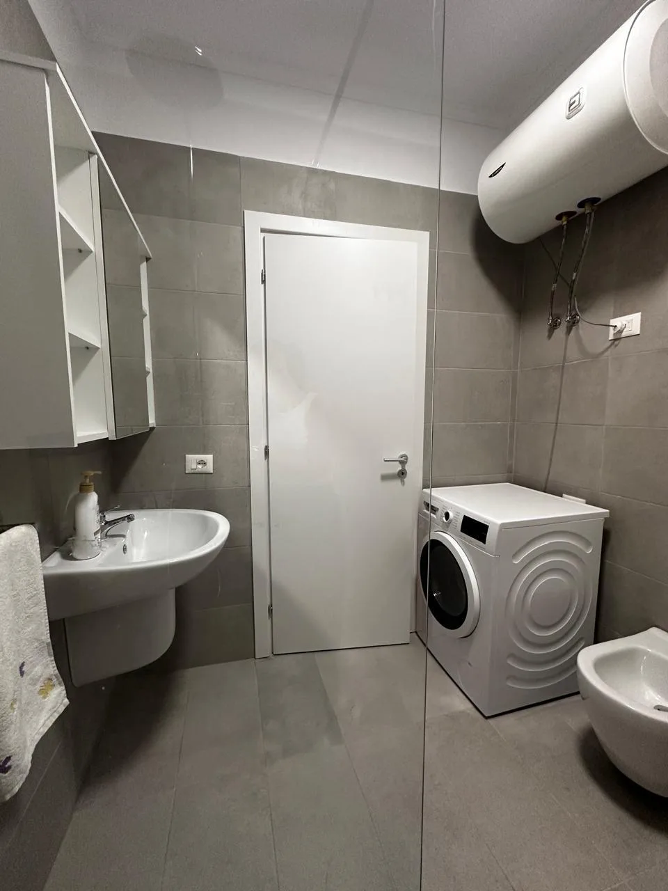 Apartament Me Qera 1+1 Tek Pazari I Ri (ID B2101157) Tirane.