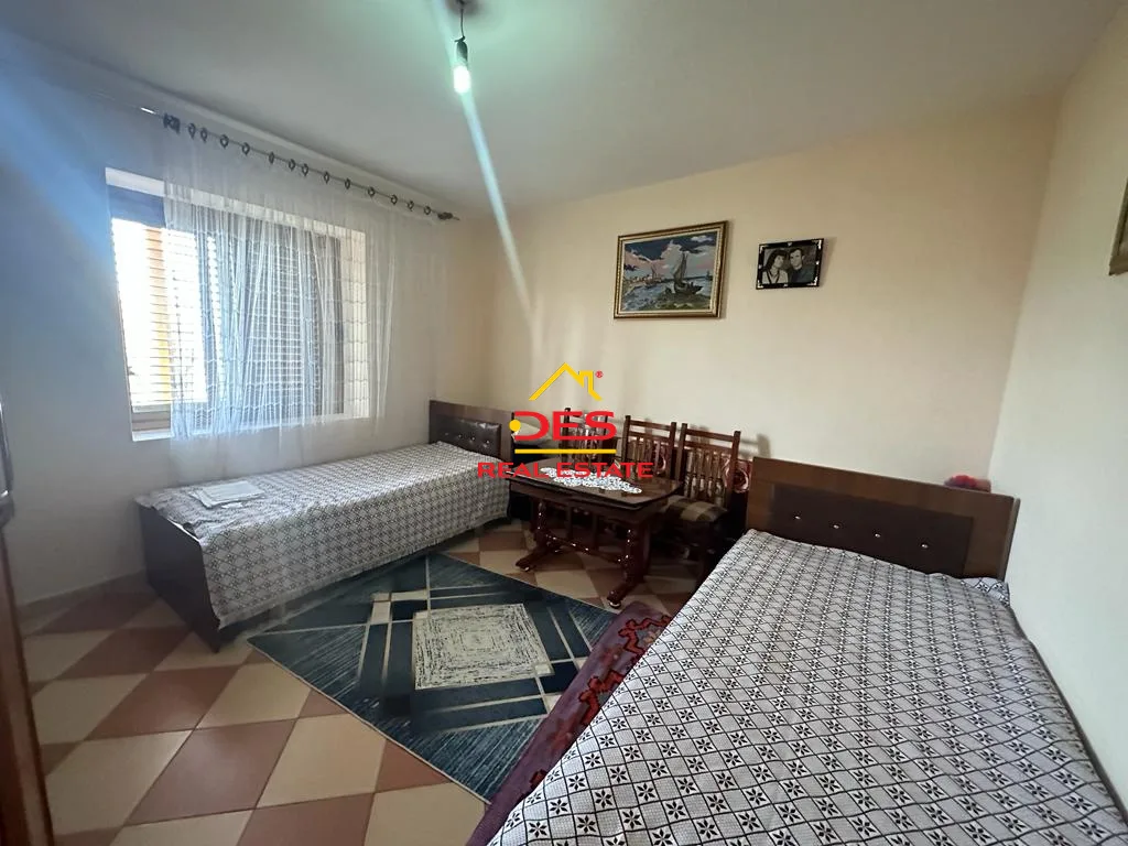Shitet shtëpi private ne sherisht ,vlorë
