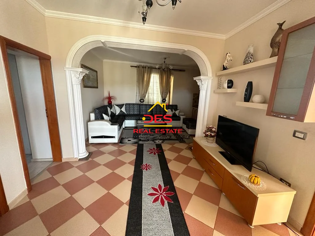 Shitet shtëpi private ne sherisht ,vlorë