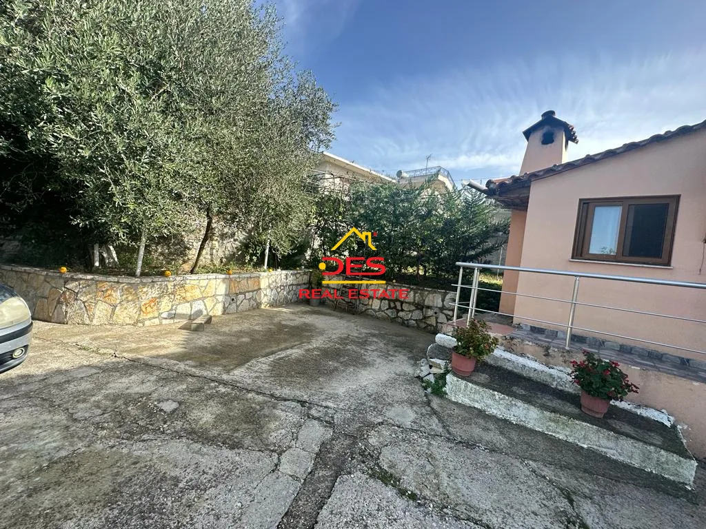 Shitet shtëpi private ne sherisht ,vlorë